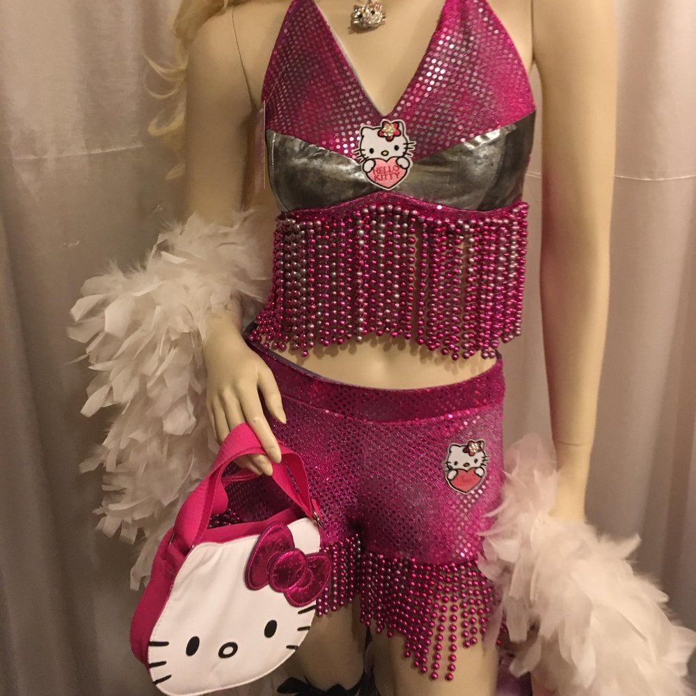 RARE vintage y2k beaded shorts and top with hello kitty and crystal details!